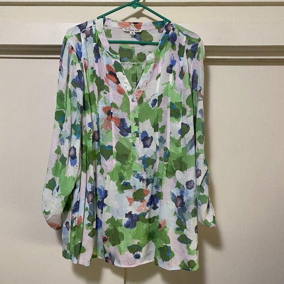 Zac & Rachel Woman long white w/floral button-up sleeve blouse, size 2X - Picture 1 of 10
